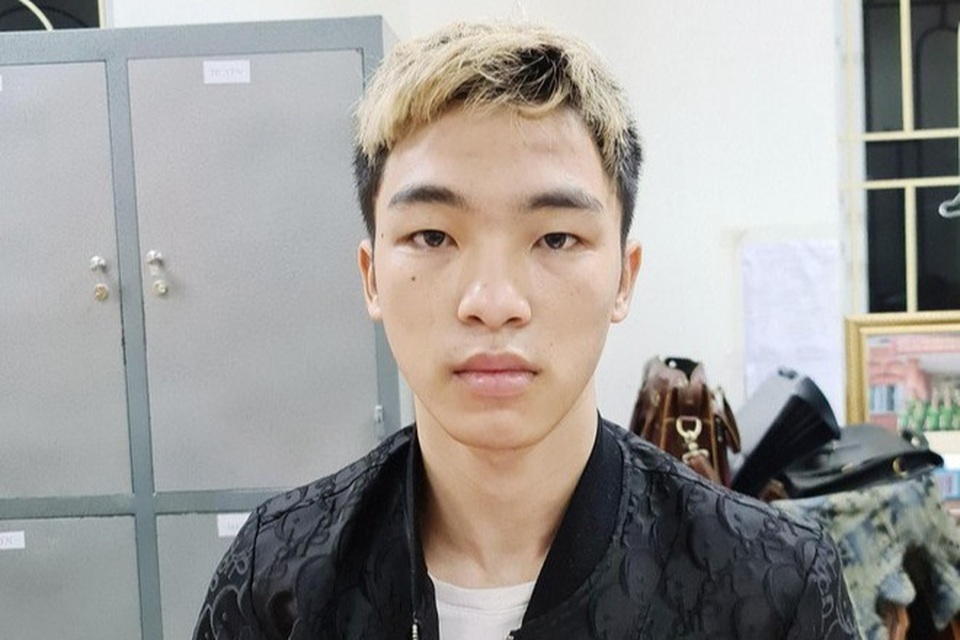 Hà Nội: Sau phút vui vẻ, nam thanh niên sốc với gã bạn tình đồng giới - 2 Hà Nội: Sau phút vui vẻ, nam thanh niên sốc với gã bạn tình đồng giới - 2