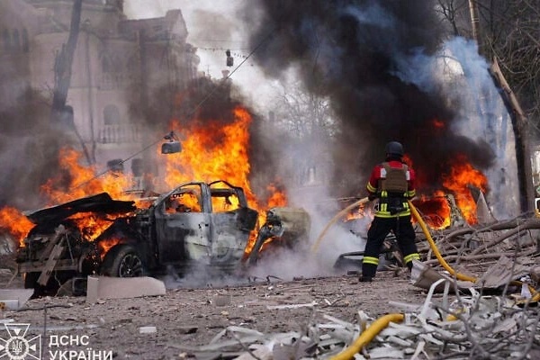 Nga lập vành đai lửa ở Sumy, Ukraine sơ tán dân khẩn cấp - 1
