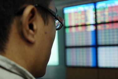 Gần 200 mã giảm sàn, chỉ số 2 sàn lao dốc