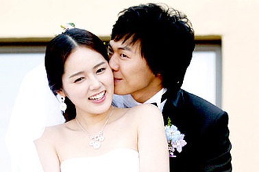 Vợ chồng Han Ga In - Yeon Jung Hoon bị tung tin đồn ly dị