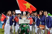 Cờ Việt Nam tung bay trong lễ khai mạc Asiad 17