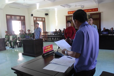 Mâu thuẫn từ mạng xã hội, thiếu niên dùng dao đâm chết người