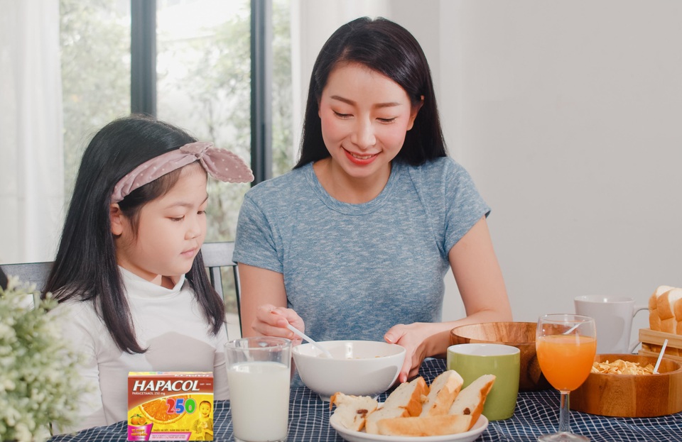 Từ ám ảnh con sốt đến thói quen của mẹ phòng bệnh mùa lạnh - 2 Từ ám ảnh con sốt đến thói quen của mẹ phòng bệnh mùa lạnh - 2