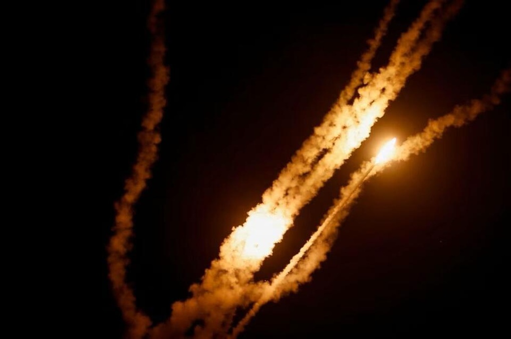 Hamas tuyên bố bắt giữ hàng loạt con tin Israel - 2 Hamas tuyên bố bắt giữ hàng loạt con tin Israel - 2