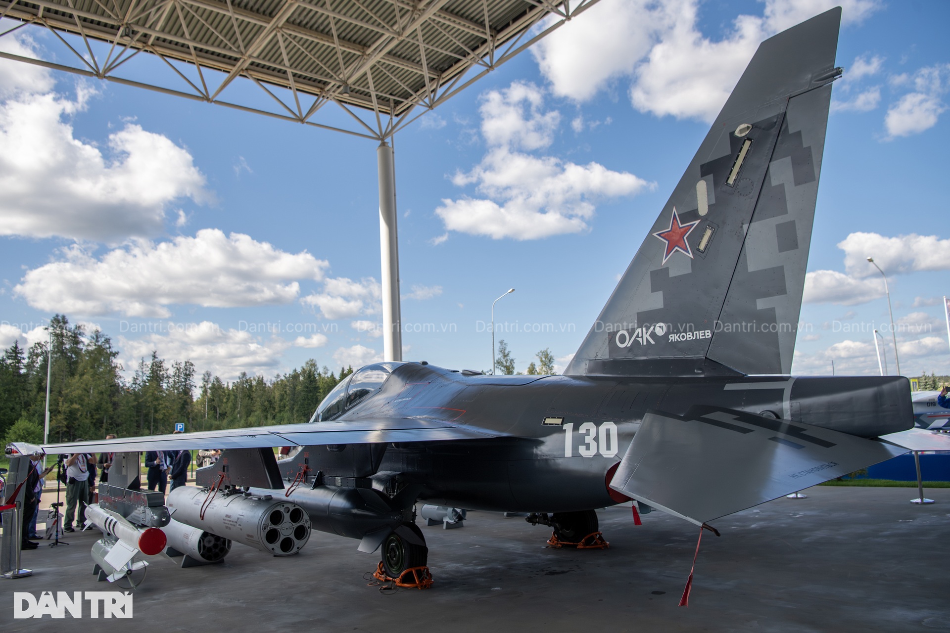 Nga hé lộ phiên bản nâng cấp máy bay Yak-130 có trong Không quân Việt Nam - 10 Nga hé lộ phiên bản nâng cấp máy bay Yak-130 có trong Không quân Việt Nam - 10