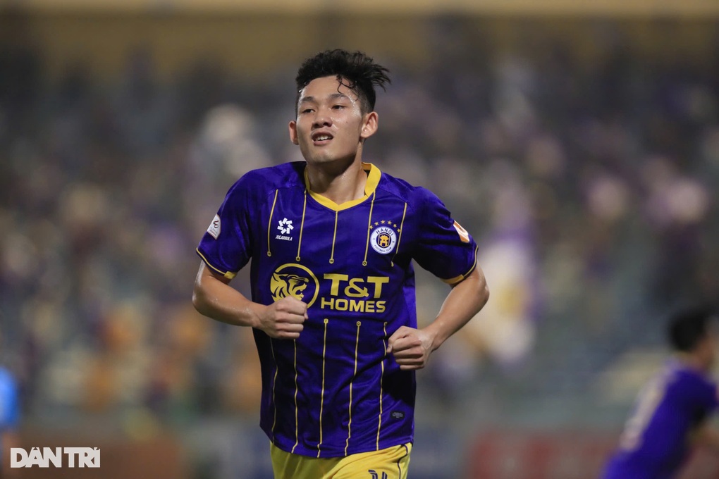 Văn Quyết kiến tạo tinh tế, Hà Nội FC trở lại top 3 V-League - 2 Văn Quyết kiến tạo tinh tế, Hà Nội FC trở lại top 3 V-League - 2
