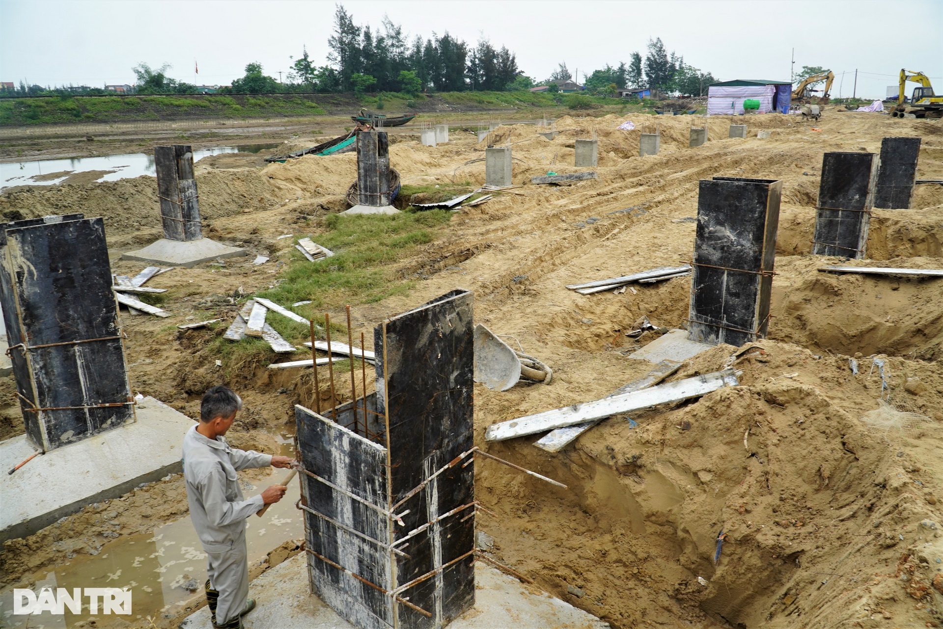 Công trường cảng cá 280 tỷ đồng từ tiền bồi thường của Formosa - 3 Công trường cảng cá 280 tỷ đồng từ tiền bồi thường của Formosa - 3