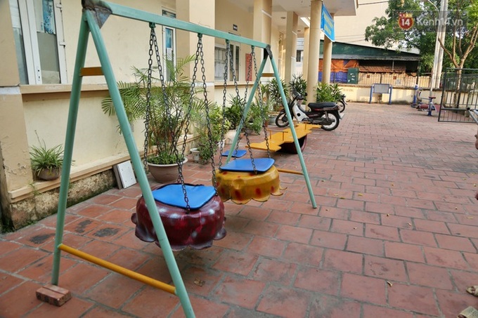 Hà Nội: Đồ phế liệu được tái chế làm khu thư giãn của người lớn, vui chơi miễn phí cho trẻ nhỏ - Ảnh 1. Hà Nội: Đồ phế liệu được tái chế làm khu thư giãn của người lớn, vui chơi miễn phí cho trẻ nhỏ - Ảnh 1.