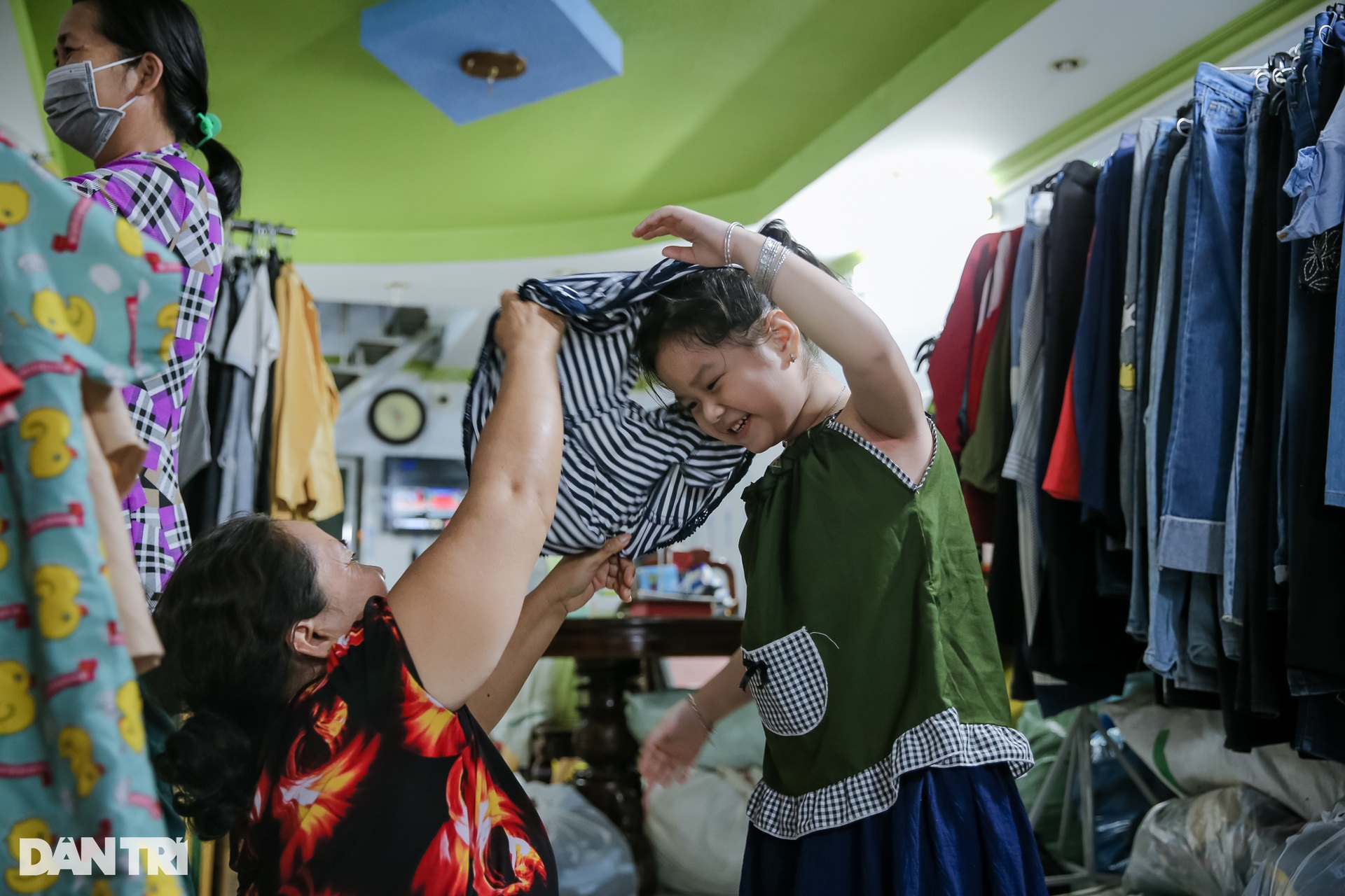 Gian hàng 0 đồng giúp người nghèo shopping thả ga - 11 Gian hàng 0 đồng giúp người nghèo shopping thả ga - 11