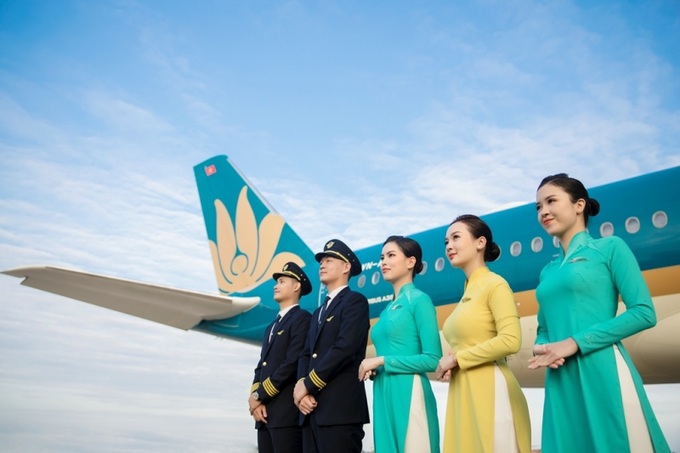 Biểu tượng Bông Sen Vàng khởi đầu cho Vietnam Airlines thực hiện một loạt các thay đổi mạnh mẽ, toàn diện, hướng tới trở thành hãng hàng không Việt Nam có vị thế hàng đầu châu Á.