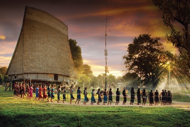 Triển lãm "Du lịch qua các miền Di sản văn hóa Việt Nam năm 2020"