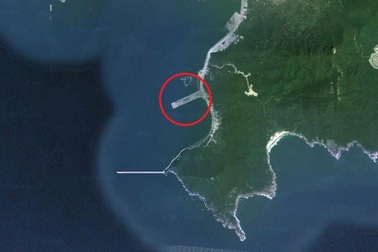 Vì sao Trung Quốc xây căn cứ tàu sân bay hướng ra Biển Đông?