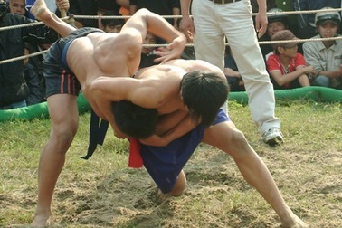 Cận cảnh những pha vật Thủ Lễ đầy hấp dẫn