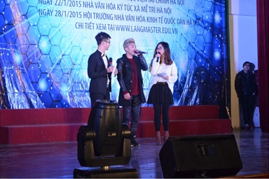 1.200 sinh viên cháy trong đêm nhạc từ thiện với Mr. T