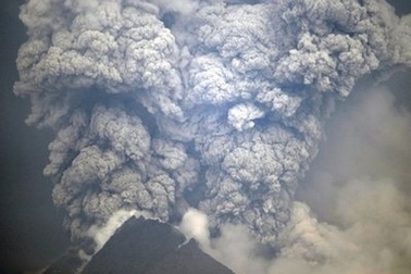 Lo sợ núi lửa, hàng loạt hãng hàng không hủy chuyến đi Jakarta