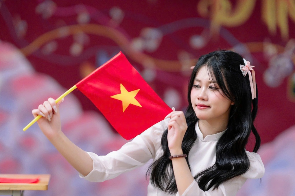 Chuyện cô học trò xứ biển Cửa Lò thành thủ khoa cả nước khối C00 - 1 Chuyện cô học trò xứ biển Cửa Lò thành thủ khoa cả nước khối C00 - 1