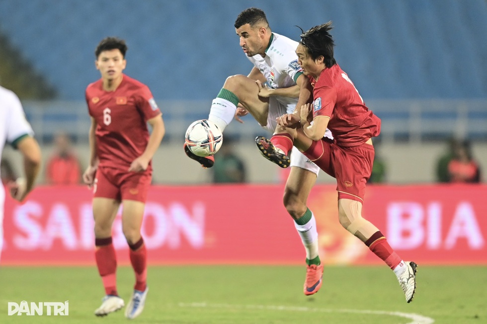 Siêu cò châu Âu: Hoàng Đức không hợp với lối chơi của HLV Troussier - 5 Siêu cò châu Âu: Hoàng Đức không hợp với lối chơi của HLV Troussier - 5