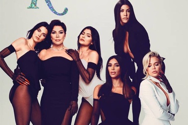 Nhà Kardashian đổi cách kiếm tiền vì… “thế giới đổi thay không ngừng”