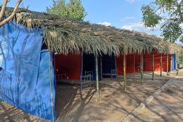 Tận dụng lều, lán cách ly người từ vùng dịch về quê ăn Tết