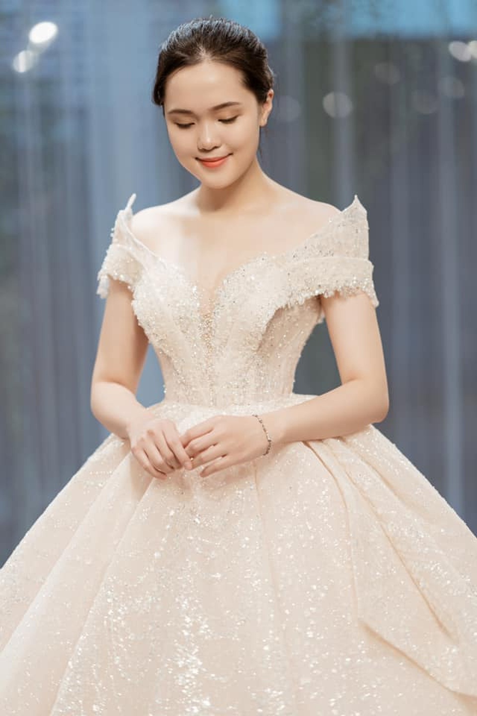 Duy Mạnh - Quỳnh Anh tung ảnh cưới nhắng nhít với áo cầu thủ - 6 Duy Mạnh - Quỳnh Anh tung ảnh cưới nhắng nhít với áo cầu thủ - 6