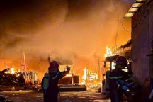 Cháy gara ô tô ở Phú Thọ