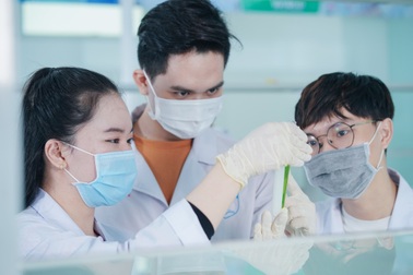 Nhiều trường đại học công lập ở TPHCM "mạnh tay" tăng học phí