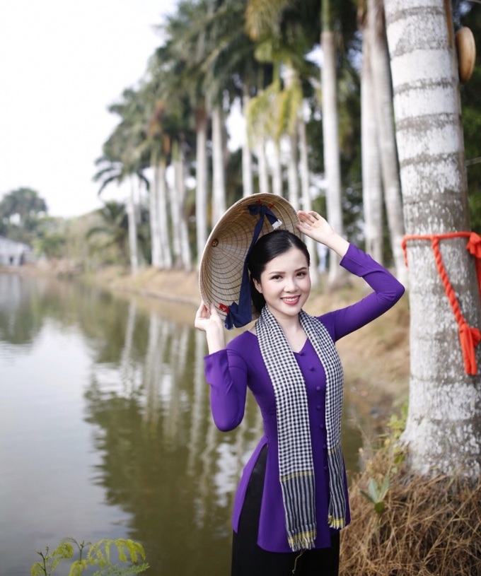 Hoa khôi Huỳnh Thúy Vi dịu dàng làm “đại sứ Lễ Hội bánh dân gian Nam Bộ” - 11 Hoa khôi Huỳnh Thúy Vi dịu dàng làm “đại sứ Lễ Hội bánh dân gian Nam Bộ” - 11