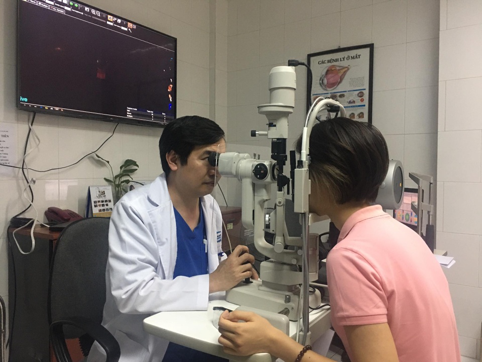 Cận và loạn thị cao có thể mổ mắt để không phải đeo kính? - 1 Cận và loạn thị cao có thể mổ mắt để không phải đeo kính? - 1
