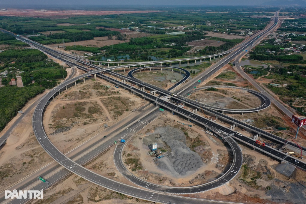 Tài xế TPHCM có thể đi vào cao tốc Biên Hòa - Vũng Tàu từ 24/5 - 2