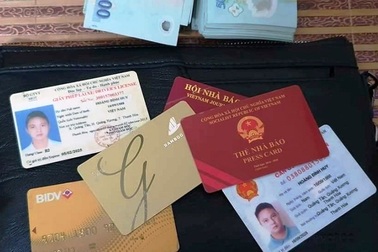 Chủ nhà hàng trả lại hơn 200 triệu đồng cho vị khách đãng trí