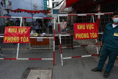 Bảo vệ người dân lao động phổ thông trong bão Covid-19