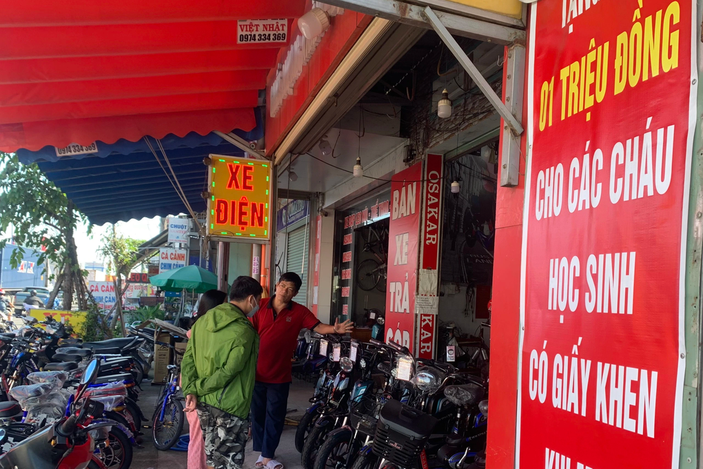 Gã sửa xe đạp 20 năm cứu người gặp nạn trên con đường tử thần - 4 Gã sửa xe đạp 20 năm cứu người gặp nạn trên con đường tử thần - 4