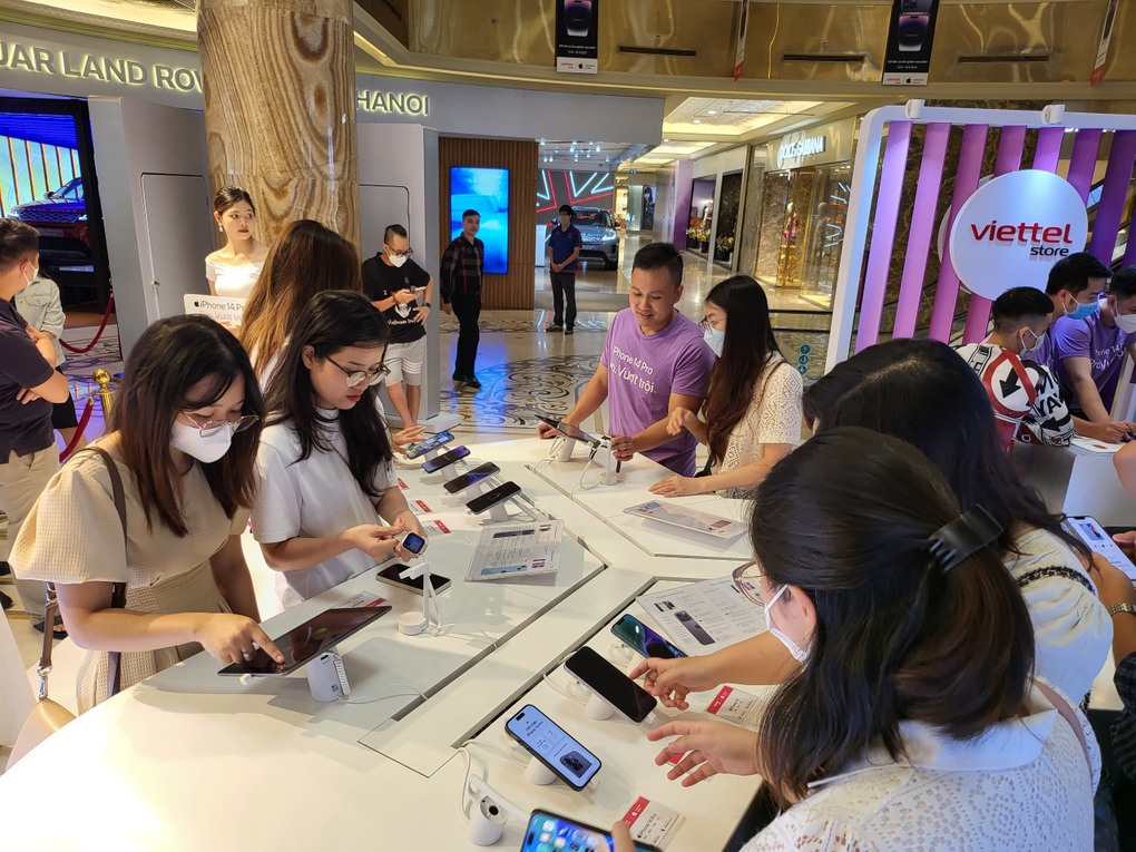 iPhone 14 series lên kệ tại Viettel Store toàn quốc - 4 iPhone 14 series lên kệ tại Viettel Store toàn quốc - 4