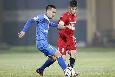 B.Bình Dương chưa kỷ luật Công Vinh