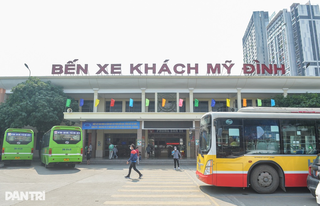 Xe khách trước ngày nghỉ lễ: Nơi đìu hiu, chỗ nổ tưng bừng - 1 Xe khách trước ngày nghỉ lễ: Nơi đìu hiu, chỗ nổ tưng bừng - 1
