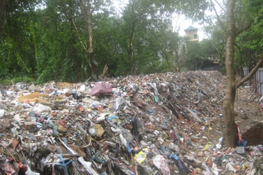 Công ty Môi trường Đô thị Hà Nội đã chuyển đi 400m3 rác