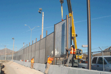 Hệ lụy từ việc đặt "nước Mỹ lên trên hết"