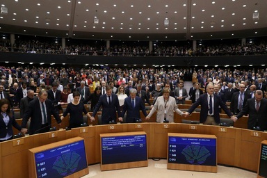 Anh và châu Âu buồn vui đan xen lẫn lộn trước giờ Brexit