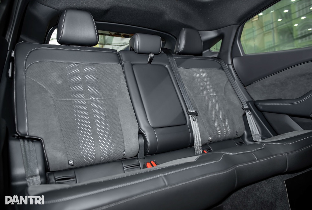 Ế 2 năm, xe điện Ford Mustang Mach-E hạ giá gần 2 tỷ đồng để tìm khách - 7 Ế 2 năm, xe điện Ford Mustang Mach-E hạ giá gần 2 tỷ đồng để tìm khách - 7
