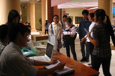 Quét vân tay để tránh thi hộ