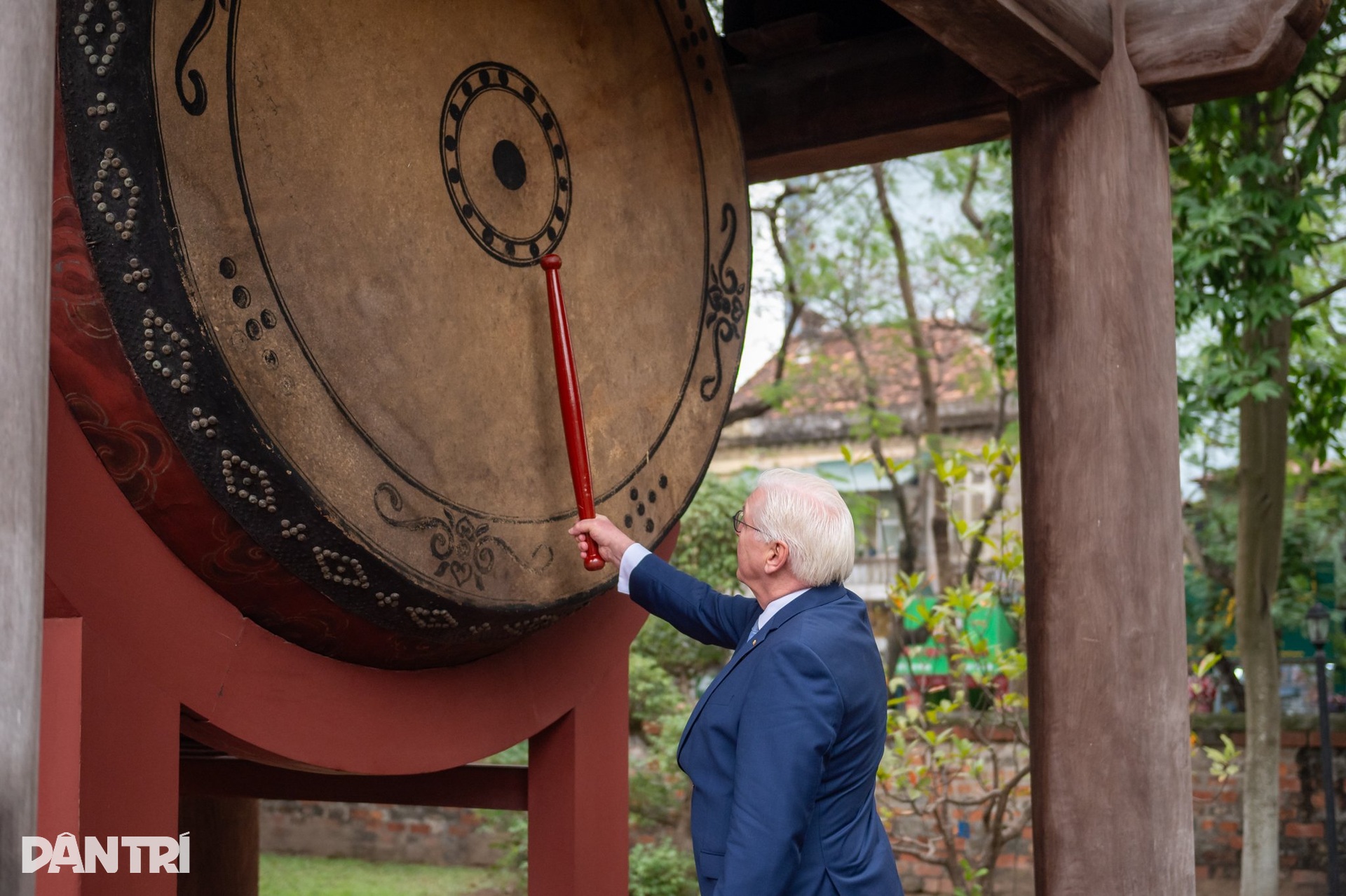 Tổng thống Đức thăm Văn Miếu, dạo phố cổ - 6 Tổng thống Đức thăm Văn Miếu, dạo phố cổ - 6