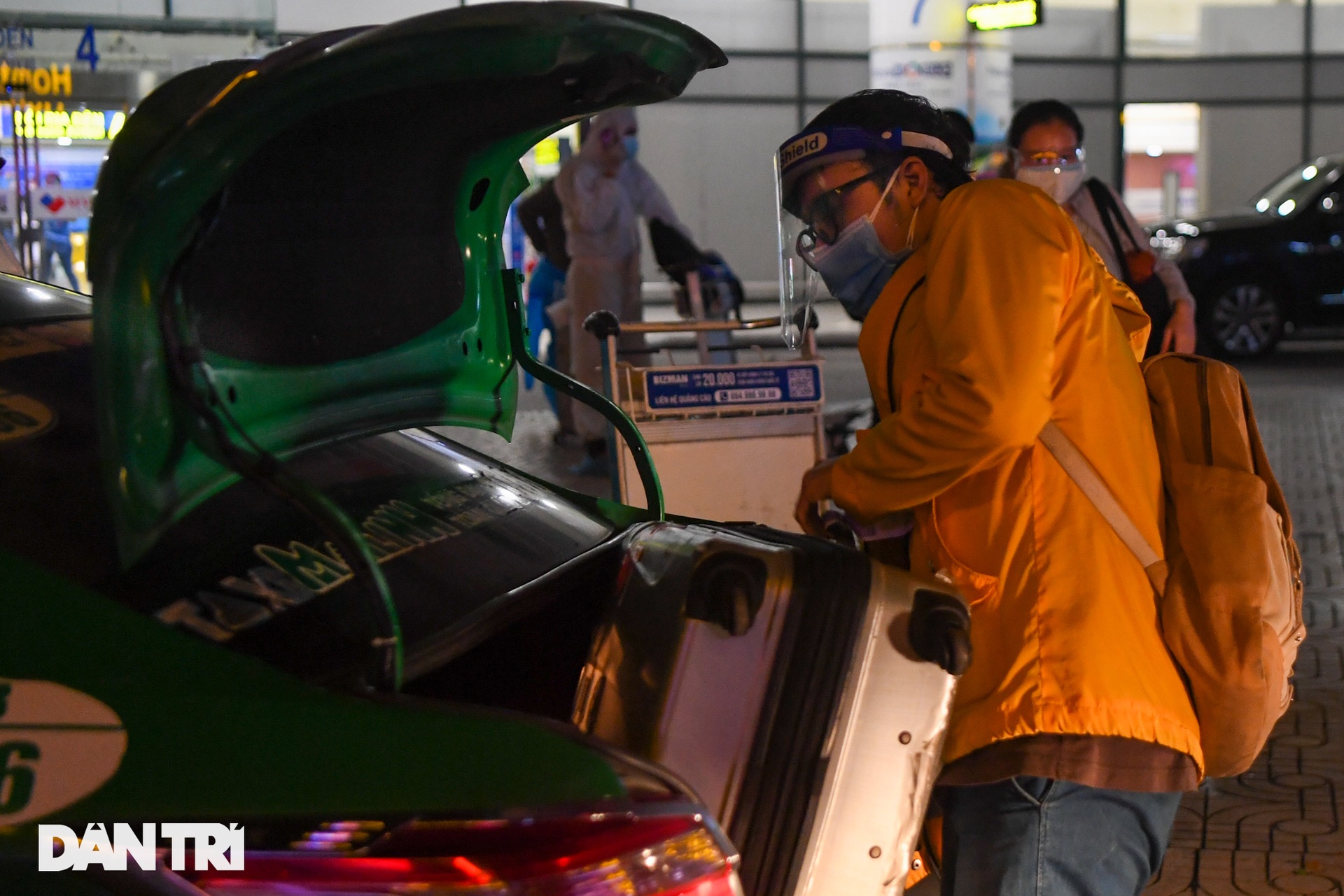 Khách bay từ TPHCM hạ cánh Nội Bài vui mừng hủy phòng khách sạn cách ly - 15 Khách bay từ TPHCM hạ cánh Nội Bài vui mừng hủy phòng khách sạn cách ly - 15