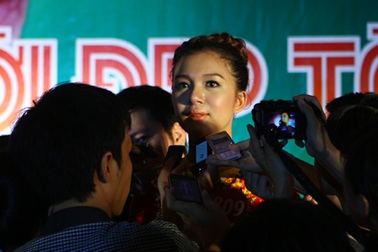 Nhan sắc tài năng và giấc mơ mồ côi