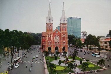 TPHCM tu sửa khẩn cấp Nhà thờ Đức Bà