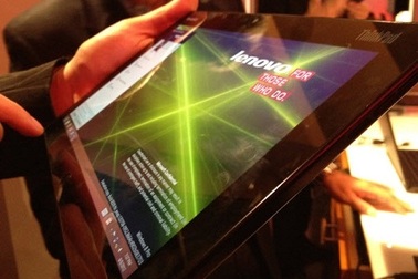 Máy tính bảng Surface trước “cơn bão” công kích