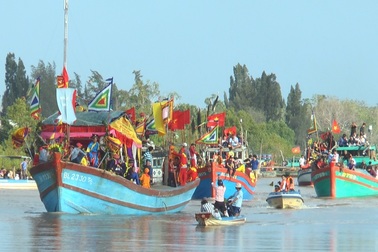 Bạc Liêu: Hàng ngàn người dự lễ Nghinh Ông Duyên Hải đầu năm mới