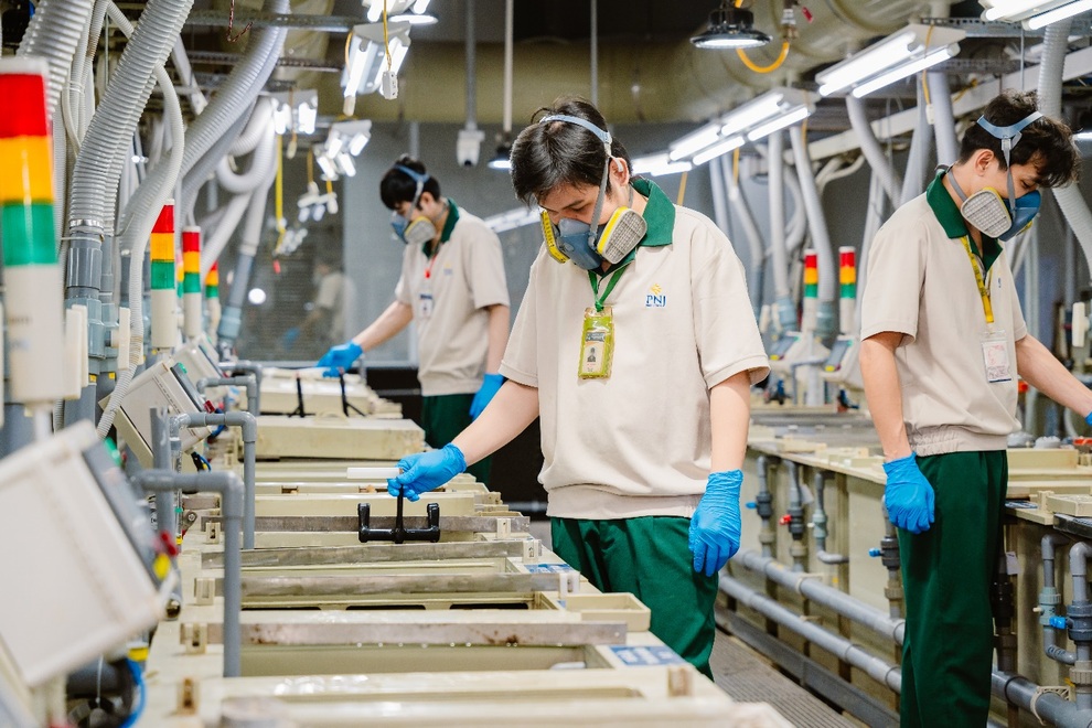 PNJ arbeitet mit umweltfreundlichen Transportunternehmen zusammen, um die Verpflichtung „Net Zero - 4“ zu erreichen PNJ bắt tay các doanh nghiệp giao thông xanh, hướng tới cam kết Net Zero - 4
