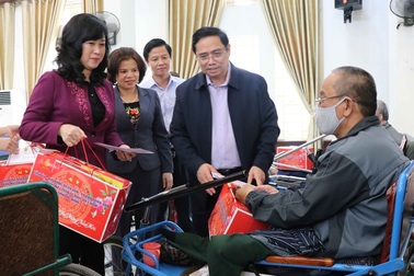 Điều kiện hưởng trợ cấp người phục vụ thương binh nặng