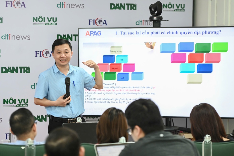 Từ cánh cửa nụ cười UAE đến mô hình nền hành chính phục vụ ở Việt Nam - 3 Từ cánh cửa nụ cười UAE đến mô hình nền hành chính phục vụ ở Việt Nam - 3