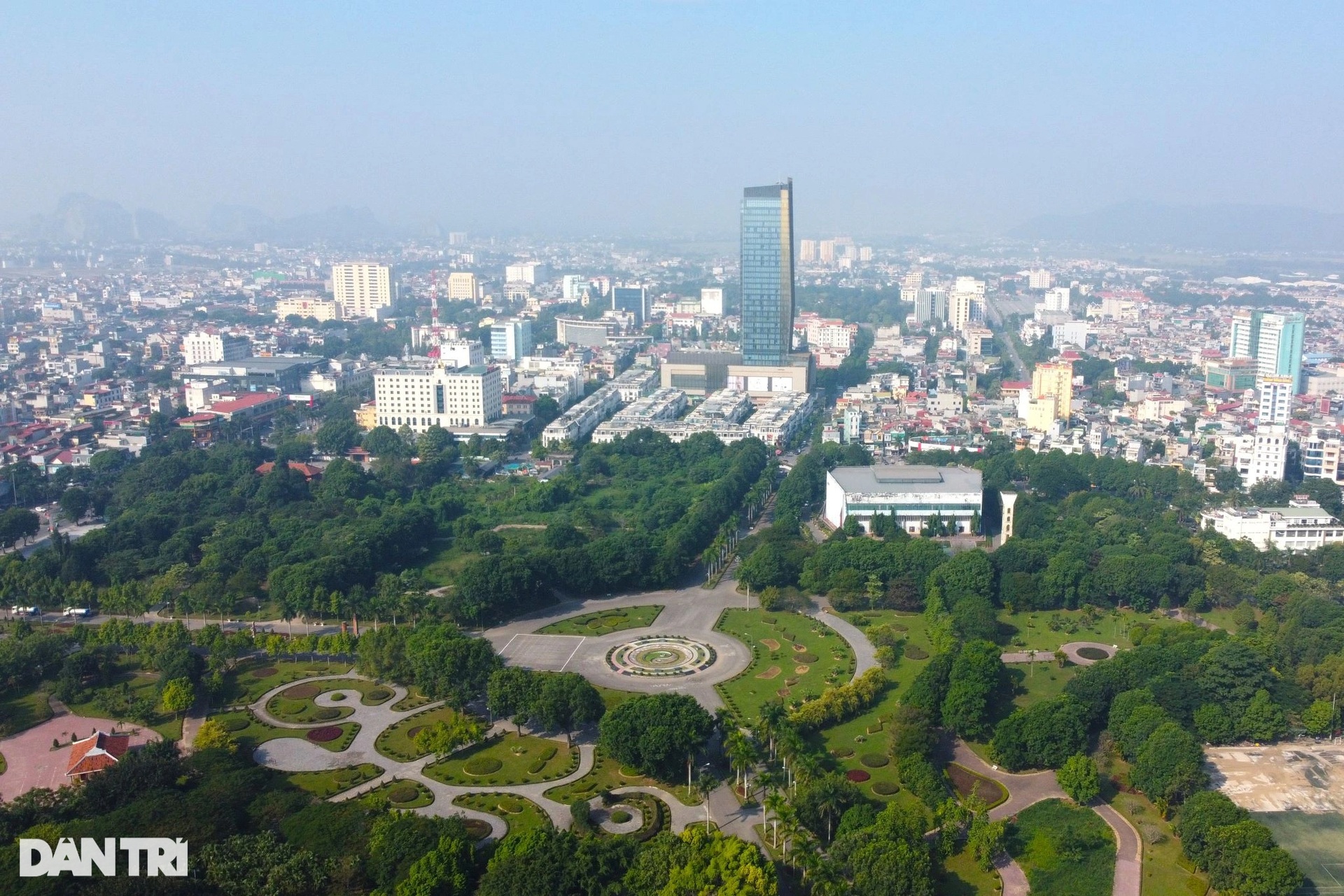 Di chuyển gần 1.000 cây xanh trong công viên Hội An ở Thanh Hóa - 11 Di chuyển gần 1.000 cây xanh trong công viên Hội An ở Thanh Hóa - 11